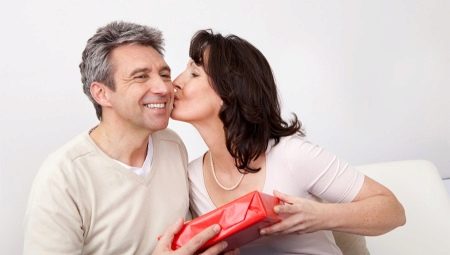 ماذا تعطي زوجها لمدة 50 عامًا؟