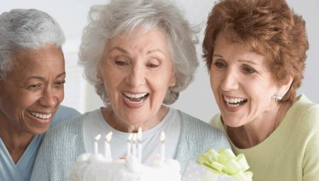 Apa yang harus diberikan seorang wanita selama 70 tahun?
