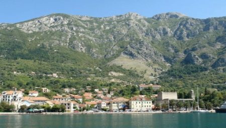 Vistes i característiques del descans a Risan a Montenegro