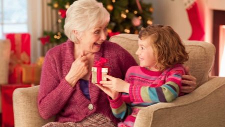Hvordan lage en gave til nyttår bestemor med egne hender?