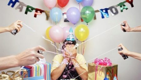 วิธีการจัดให้ประหลาดใจสำหรับสามีของเธอสำหรับวันเกิดของเขา?
