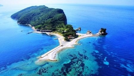 Pláže a rekreační objekty na ostrově svatého Mikuláše