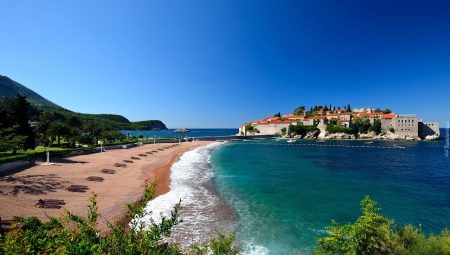 منتجعات الجبل الأسود مع الشواطئ الرملية