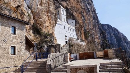 Monastery Ostrog Montenegróban: leírás és utazás