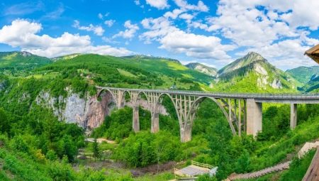 Ponte Dzhurdzhevicha: uma descrição de onde ele está localizado e como chegar lá?