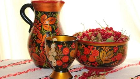 Peralatan makan dengan dicat Khokhloma: ciri dan jenis