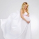 Как да изберем сватбена рокля за бременни булки?