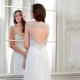 Gaun pengantin tanpa backless