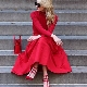 Ką dėvėti raudoną suknelę?