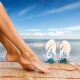 Strandschoenen en andere schoenen om te ontspannen op het strand