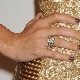 ¿Qué dedo es el anillo de compromiso?