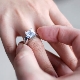 Milyen kézen van egy karikagyűrű?