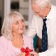 Düğün tarihinden itibaren 45 yıl - evli bir çift hazırlamak için ne tür hediyeler?