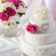 Kek perkahwinan putih: idea reka bentuk dan kombinasi dengan warna lain