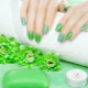 Yeşil tonlarda manikür: çeşitli tonlar ve moda fikirleri