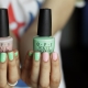 Fashion trends to create a pink-green manicure
