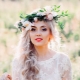 Vestuvių šukuosena su gėlėmis: geriausių stiliaus parinkčių apžvalga ir jų atlikimas