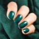 Opciones de diseño de manicura en tonos verdes.