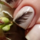 Manicura con una pluma: opciones de diseño con estilo y descripción de la técnica de diseño de uñas