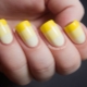 Manicure met gele gellak
