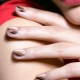 Ideeën beige manicure voor korte nagels