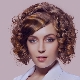 Biowave الشعر على الشعر المتوسط: ميزات وتكنولوجيا التنفيذ