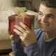 كيفية اختيار هدية لشخص يبلغ من العمر 16 سنة؟