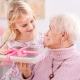 Hva skal gi en bestemor i 90 år?