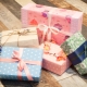 ¿Cómo empacar un regalo plano en papel de regalo?