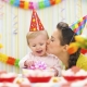 Regali per ragazze per un anno: da genitori, nonna e madrina