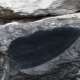 Musta jade: kiven ominaisuudet, miten se näyttää ja kuka sopii?