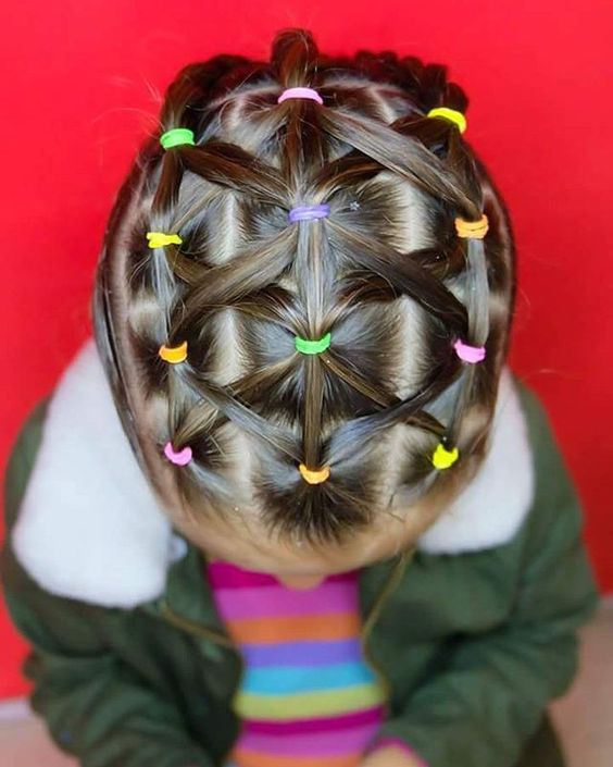 Penteados de cauda para meninas (49 fotos): penteados infantis de duas ou  mais caudas com elásticos