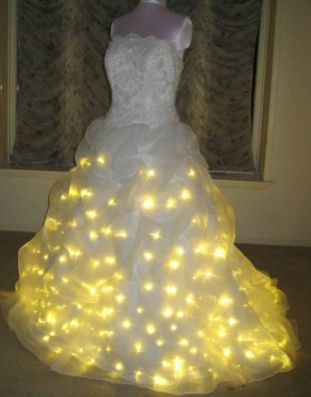 Сватбена рокля с подсветка