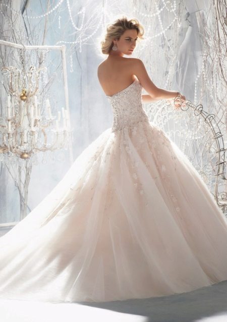 Gaun pengantin panjang renda cantik