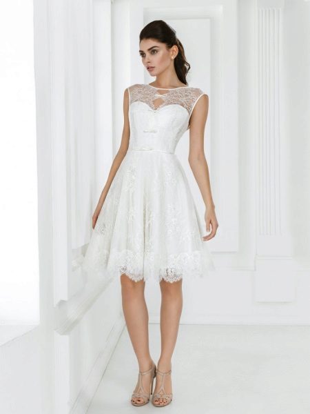 فستان زفاف قصير بسيط