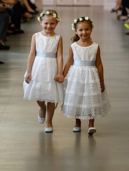 Outfits för små tjejer