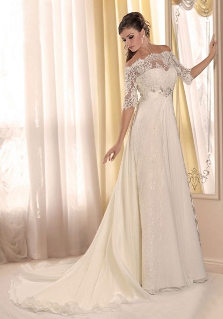 „Empire“ vestuvių suknelė su nėrinių rankovėmis
