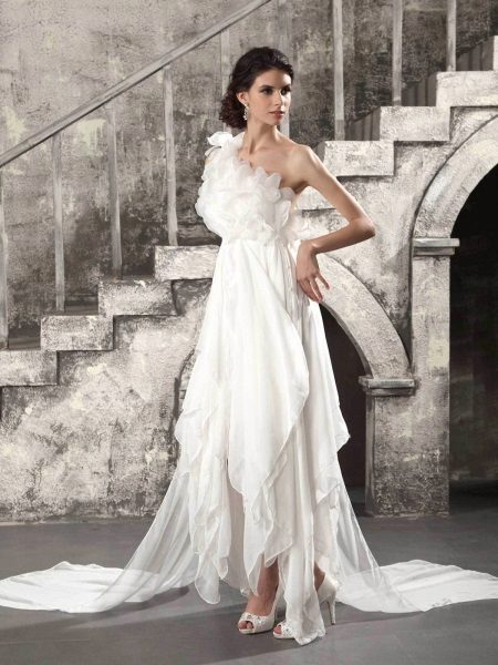 Avalynė į graikų vestuvių suknelę