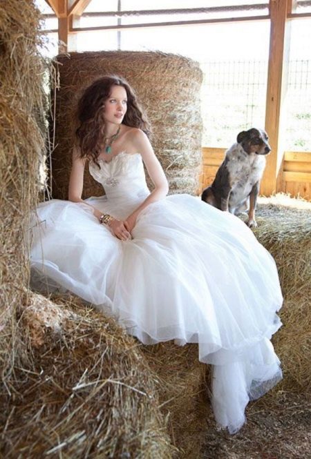 Rustikální svatební šaty