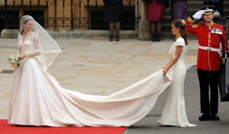 ชุดแต่งงาน Kate Middleton