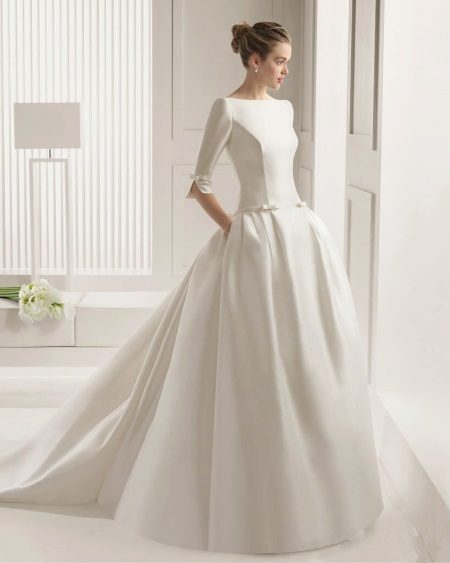 Gaun pengantin yang sederhana