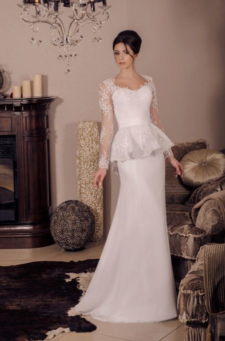 Vestido de novia de Viktoria Karandasheva con basky