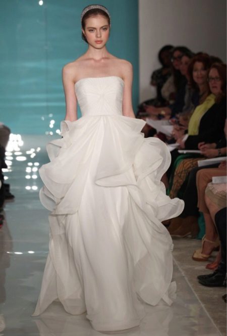 Vestido de novia por el diseñador Reem Acra