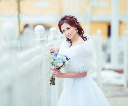 فستان زفاف مع معطف الفرو
