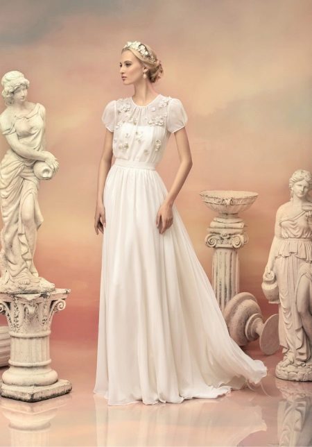 Vestido de novia en estilo vintage con top de encaje.
