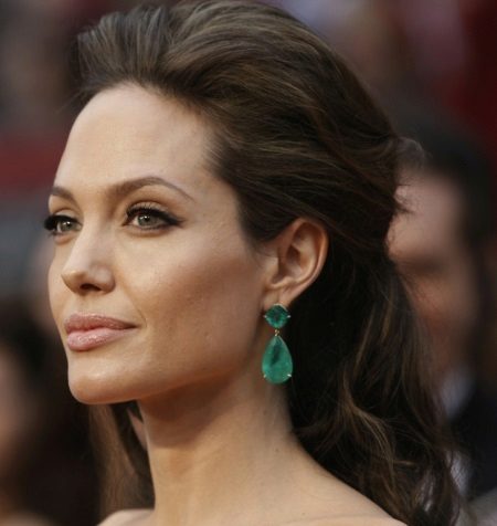 Angelinos Jolie makiažas smaragdui suknelė