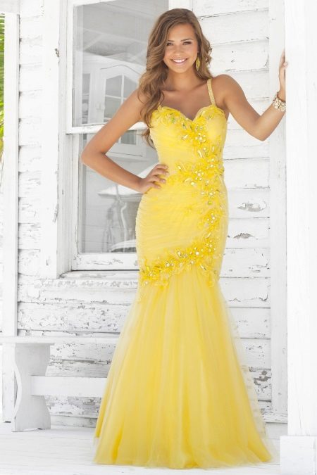 فستان سهرة أصفر