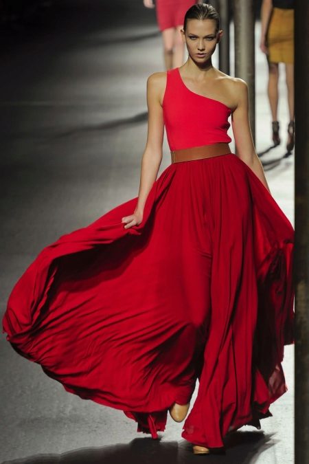 Vakaro suknelė iš Lanvino raudonos