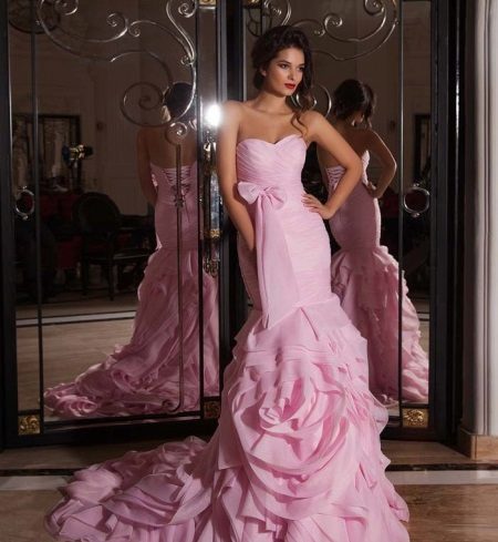 Bryllupskjole fra samlingen av Crystal Design 2015 rosa