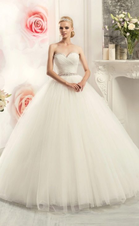 Suknia ślubna jest najwspanialszą z kolekcji BRILLIANCE firmy Naviblue Bridal